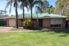 83 Murrayfield Dr Dubbo NSW 2830 315000 Practical Design Located in family friendly Eastridge Estate, 83 Murrayfield Drive is a practical home that is spacious in design. Loaded with features such as combined lounge/dining room, practical sized kitchen with pantry, casual dining area, bedrooms with built-ins and a large covered pergola. The rear yard is private and has vehicle access. This is an ideal home for a young family or for someone looking to invest. Property: 	 House Bedrooms: 	 3 Bathrooms: 	 1 Parking: 	 1 Land Size: 	 780 Sqm Rooms: 	 Lounge/Living Family Room Dining Room Local Amenities: 	 Bus Service Council: 	 Dubbo 