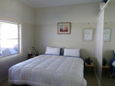  12 WILLIAM St Parkes NSW 2870 $249,000 Perfect & Panoramic Seeing is believing, this beautiful compact three bedroom home is fully renovated to a high standard and the views are fantastic. The modern kitchen features a stainless steel wall oven, cooktop, dishwasher as well as a corner pantry. The bathroom has been tastefully renovated. The living area is open plan with the kitchen and has amazing views. The home is fully insulated and has new cladding. All this set on a huge 1012sqm block with rear lane access and a 2 car open garage. This is a great home in a great location so call today to arrange an inspection. DETAILS ID #: 0000247842 Price: $249,000 Type: House Bed: 3    Bath: 1    Car: 2     Land Area: 1012 sqm (approx) 