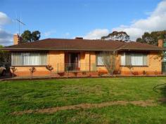  85 Majorca Rd Maryborough VIC 3465 $210,000 BRICK HOME WITH LASTING APPEAL Solid brick veneer family home located on a generous allotment providing an excellent opportunity to secure an affordable residential or investment property. The home features three bedrooms, kitchen and dining, lounge with gas heater, bathroom with separate bath and shower and ducted evaporative cooling throughout. Garage and secure yard with plenty of space. Inspection recommended. Additional information Property Type House  Property ID 11964100840  Street Address 85 Majorca Road  Suburb Maryborough  Postcode 3465  Price $210,000  Land Area 1,150 sqm  Heating Gas  Hot Water Gas  Air Conditioning 