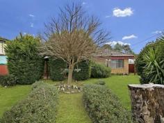  5 Marin Ct Broadford VIC 3658 $285,000 Peace & Privacy Nestled amongst established gardens behind a fully secure fence, this three bedroom brick veneer home is ready for a new family. Ducted gas heating, timber kitchen, separate lounge and a 6mx9m garage are all features of this neat and tidy home. For your appointment contact Gavin Henderson 0408 359 764   Property Snapshot  Property Type: House Construction: Brick 