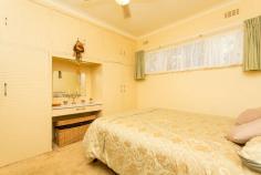 20 Cleary Ave Mildura VIC 3500 $165,000 - $195,000 Great Value - Great Starter A fantastic opportunity for a young couple to put their own touch on a very neat and tidy 3 bedroom home (all with BIR's). Offering a generous sized lounge area with split system air con. Open kitchen, adjoining meals and family room. This 608m2 corner allotment has ample outdoor entertaining potential recent rental appraisal suggest a rental return in the vicinity of $260 per week, very enticing for the investor. Features Built-In Robes Evaporative Cooling Price Guide: $165,000 - $195,000   |  Land: 608 sqm approx 	   |  Type: House  |  ID #322386 