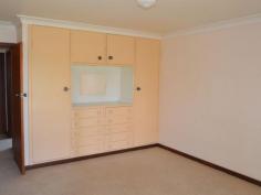 8 Greenfields Rd Harvey WA 6220 $325,000 Time to buy! 3 x 1 brick & tile home with kitchen/dining, separtate lounge, patio, carport, store room and garage all on 867msq block.   Property Snapshot  Property Type: House Construction: Brick Land Area: 867 m2 
