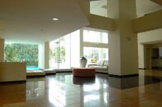 2202 1 Peak Avenue Main Beach QLD 4217 $795 Weekly Quality Featured Complex & Location222 This is an absolute quality apartment with the very best in furnishings and lifestyle features with outstanding uninterupted views. Located in Main Beach adjacent to the popular and fashionable Tedder avenue.  The Parklane complex offers resort quality facilities, 2 secure car parks and 2 minutes to the beach. This 180m2 fully furnished apartment has 2 large bedrooms, 2 quality bathrooms and a dream kitchen with quality european appliances. This property offers one of the best quality executive living standards on the Gold Coast. Inspections are by appointment only. Available Monday, 1st of February, 2016 Property ID 	 9222593 Bedrooms 	 2 Bathrooms 	 2 Garage 	 2 