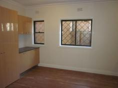  1/23 William Street Double Bay NSW 2028 $750 per week Well located 2 bedroom ground floor unit with courtyard in a boutique security building . The unit has has large built-ins in both bedrooms, separate study attached to the main bedroom, spacious modern eat-in-kitchen with dishwasher and internal laundry facilities and separate shower and bath & LUG. Situated in a small security block in the heart of stylish Double Bay and only minutes walk to Double Bay Ferry Wharf, restaurants, shops & park. No pets.  Available: 11/01/2016. (BK) TO VIEW THIS PROPERTY please register at www.livingheredoublebay.com.au. Please note if you do not register online we cannot notify you of any time changes or cancellations. Property Details Street Address 1/23 William Street Type Residential Lease Price $750 per week State NSW Town Village Eastern Suburbs Suburb Double Bay Postcode 2028 Property Type Unit Bedrooms 2 Bathrooms 1 Carspaces 1 