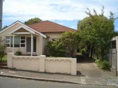  18 Clairvaux Rd Vaucluse NSW 2030 $1,400  Three bedroom + Study - Great location Large freestanding three bedroom home. Large rear yard with storage shed, separate living and dining areas, three good sized bedrooms with built-ins, separate eat-in kitchen and two bathrooms. Other features include study, timber floors throughout, space for two cars 