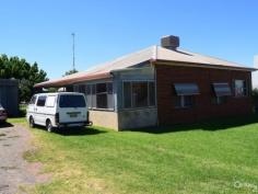  80 Peak Hill Rd Parkes NSW 2870 $375,000 HIGHWAY FRONTAGE 2 acres {8094sqm} of Newell Highway frontage. Zoning: B4 mixed use. Three [3] bedroom with sleepout, formal lounge room, open kitchen dining, large workshop / garage with 3 phase power connected. Town water and septic connected. Currently leased at $260 per week. ID: 349408 Land Area: 8094 m² 