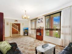  9 Erina Cl Bossley Park NSW 2176 $870,000 - $920,000 PRIVATELY BUILT SPLIT LEVEL HOME This well presented home sits high on a quiet and sought after pocket of Bossley Park. With it's multiple living configurations to suit a large family, it consists of full brick construction downstairs and various storage options.  Located within a short walk to The Marconi Club and local schools, it presents a great opportunity for all kind of buyers.  - 4 large bedrooms with walk in robe to main - Huge separate rumpus with amazing district views, may be used either as a parents retreat or separate quarters - Open plan kitchen and dining - Multiple storage rooms  - Second rumpus downstairs  - Enough room for 4 cars in the garage   Property Snapshot  Property Type: House Land Area: 590 m2 