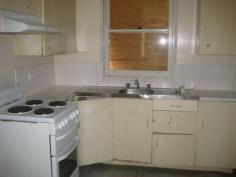  10 Houston Dr Dubbo NSW 2830 $135,000 Last Chance Owner Occupier Restrictions Apply Don't miss out, act now to take advantage of this great opportunity. Features include three bedrooms, tiled roof, fenced yard and large established trees. Need to organise finance? Speak to our broker Rachael Kirk image: chrome-extension://lifbcibllhkdhoafpjfnlhfpfgnpldfl/call_skype_logo.png0421 217 325 Rachael Kirk is an authorised Credit Representative (Credit Representative Number 430340) of LJ Hooker Home Loans (Australian Credit Licence Number 380270)  Are you looking to sell? Contact us for a free market appraisal 6882 7222 or dubbo@ljh.com.au   Property Snapshot  Property Type: House Construction: Hardiplank Features: Close to schools Close to Transport Fenced Back Yard Fully Fenced Yard 