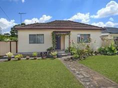  78 Oxford St Smithfield NSW 2164 $679,950 R3 ZONING - CORNER BLOCK Situated close to all amenities is this well looked after 3 bedroom fibro home. Suitable for the investor, first home owner or even the builder.  Featuring: - Good size rooms all with built ins  - Spacious lounge room with timber flooring  - Modern kitchen & High ceilings  - Air conditioning throughout - Approx 563 sqm block giving you plenty of onsite and street parking  Owner relocating and would like a sale. Call today to book an appointment   Property Snapshot  Property Type: House Land Area: 563 m2 