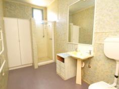  37 Eyre St Echuca VIC 3564 $209,000  Charming & Affordable Inspection Times: Sat 09/04/2016 09:30 AM to 09:50 AM Situated on approximately 820m2 and nestled securely behind the front fence, sits this affordable two bedroom cottage.  Featuring an updated kitchen, separate living room, large bathroom, gas ducted heating and ducted refrigerated cooling.  The outside of the property offers double carport and shed.  Located within walking distance to Echuca East primary school and within close proximity to public transport, this charming property has endless potential whether you are looking to renovate or develop. PROPERTY DETAILS $209,000  ID: 362740 Land Area: 820 m² 