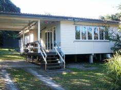  20 Barton St Dunwich QLD 4183 $279,000 Centrally Located - Ready for a Good Rental Return This 3 bedroom 1 bathroom neat and tidy house is only a short stroll to water taxi and public transport, local shops and clubs. It is perfect for first home buyers, a weekender or put in a permanent tenant to help pay off the mortgage. 