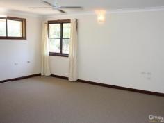  37 Inveray Benowa QLD 4217 $450 PER WEEK  Central Location with Views Centrally located in Benowa. Walk to shops, schools, medical centres and hospital. Newly renovated 3 bedroom upper level home ready to move in. Great views over Surfers from the enclosed balcony. Main bedroom with ensuite. Huge living area with bar. Please contact agent for an inspection. PROPERTY DETAILS $450 PER WEEK  ID: 227716 Available: Now  Pets Allowed: No 