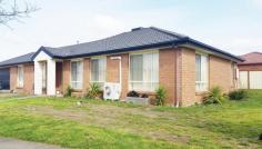  15 Loddon Dr Taylors Hill VIC 3037 $360 A Place To Call Home! This property is just waiting for the right family to call it home. 4 bedrooms with built in robes, master with ensuite, double garage, heating and cooling this property has all you need. Don't miss your chance to rent this home, contact the office today to express your interest. Price Guide: $360 per week   |  Type: House  |  ID #541968 