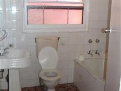  43 Jarvie Rd Cringila NSW 2502 $500 43 Jarvie Road - Available *5 bedroom house *BIW's *Huge studio/rumpus room *Separate lounge and dining *Combined shower and bath *Air conditioning *Single lock-up garage *External laundry *Fully fenced yard on a corner block *Close to shops and transport. 