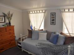  90 John St Yeppoon QLD 4703 $370 Work from home in the warehouse sized shed This 3 bedroom, 1 bathroom property is available on the 21st December 2016. The property boasts a Warehouse sized shed that could not only let you work from home but allow for storage of a large boat, the toys and still have room to work. The uniquely designed warehouse sized shed is powered and allows for storage of larger items with the high set beams. Beside the house is a separate carport that adjoins the lovely outdoor patio area. Ceiling fans throughout the property, large long kitchen with beautiful sunlight though the frontage of the property and comfortable bedrooms and living areas. If you would like to arrange a viewing of this property, please don't hesitate to call today on (07) 4925 0111  Property Snapshot  Property Type: House Lease Type: Lease Date Available: 21/12/2016 Pets: No Features: Garage 