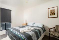  1/70 Shaw St Beaconsfield TAS 7270 $240 Modern in central location ! This modern 2 bedroom unit is located centrally in Beaconsfield and within easy walking distance to local shops, doctor and chemist. Featuring built-in wardrobes in both bedrooms, heat pump and small front balcony. The weekly rent includes your electricity consumption and the grounds are maintained for you. AVAILABLE NOW, 6/12 MONTH LEASE, SORRY NOT SUITABLE FOR PETS General Features Property Type: Semi Detached Bedrooms: 2 Bathrooms: 1 