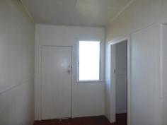  13 Talbot St Parkes NSW 2870 $138,000 If Position Counts This home is situated close to the CBD and built on a 835sqm block with rear lane access. There are two bedrooms, lounge room and older style kitchen. The yard is secure, the home does need some renovation, is in a quiet street and close to shops. DETAILS ID #: 0000316996 Price: $138,000 Type: House Bed: 2    Bath: 1     Land Area: 835 sqm (approx) 
