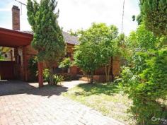  25 Stone St Caulfield South VIC 3162 $720 - $740 NORTH FACING FAMILY HOME Inspection Times: Sat 28/01/2017 11:35 AM to 11:55 AM If you are a large family and need space to move, then this is the place for you. This home set on 576 square metres of land, has four bedrooms, two bathrooms, very large open plan lounge and dining area. Brand new carpets in the lounge and bedrooms along with tiles in dining, kitchen and wet areas. Two of the bedrooms and a semi-ensuite bathroom are zoned at the rear and another two bedrooms and second bathroom zoned at the front. Further features include a patio overlooking the deep back garden, laundry, ducted heating, reverse-cycle air conditioner and carport. It is close to Princes Park, city trams, the Chadstone/Elsternwick bus route and the shops and cafés along Glen Huntly Road. PROPERTY DETAILS $720 - $740 PW NEG ID: 390557 Pets Allowed: No 