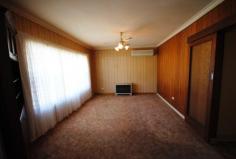  347 Gorge Rd Athelstone SA 5076 $380 per week 3 or 4 bedroom! Property ID: 10707637 Property Features: 3 or 4 bedroom Large lounge room with split system Separate dining  Large kitchen with loads of space Separate toilet, shower & bathroom Sheds Pergola U shape driveway 12 month lease Pets Neg.  Must to inspect! 