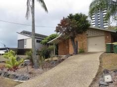  7 Beausang St Caloundra QLD 4551 $400 per Week Cottage Style 3 Bedroom Home *** Please refer to the virtual tour link to book an inspection time ***  - Cottage style 3 bedroom home close to town  - All 3 bedrooms feature built in robes  - Large living area which also features air conditioning  - Single lock up garage with internal access to the home  - Undercover patio area which is great for entertaining  - Good sized back yard which the use of the garden shed  - Located within walking distance to Kings Beach  - Local schools, shops and cafes all within a minutes' drive  - Property is water efficient; tenants are responsible for all water consumption charges PROPERTY DETAILS $400 per Week ID: 394453 Available: 17/02/17  Pets Allowed: Yes 