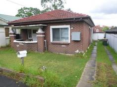  7 Victoria St Granville NSW 2142 $490 Yesteryear Charmer Original brick home with 2 to 3 good sized bedrooms, 2 with built ins on a great fenced block with rear covered entertaining deck. Close to station, shops and schools. Plenty of off street parking in the driveway. 
