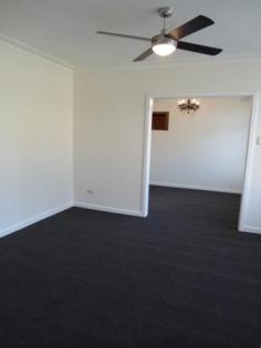  11 Urana Dr Keilor East VIC 3033 $360.00 Per Week COSY AND COMFORTABLE This superb home is laid out to offer the ultimate lifestyle. Offering three very good sized bedrooms with robes, lounge with gas heating adjacent to a kitchen meals area where you will find a Split system air conditioning unit. Features include updated kitchen, bathroom, single carport and so much more. Close to Centreway shops, schools, parkland, public transport and easy access to freeways. Inspection highly recommended. Please note; Barry Plant does not accept applications via One Form. All inspections are by appointment only. For all enquiries please call our Leasing Department on 9375 9111. DUE TO CONSTANT CHANGES WE RECOMMEND THAT YOU CONFIRM ALL OPENS AT LEAST 24 HOURS PRIOR FOR ANY UPDATES. PLEASE NOTE: PHOTO I.D. REQUIRED FOR ENTRY. THANK YOU Features Split System Air Con Fully Fenced Built-In Robes Gas Heating Price Guide: $360.00 Per Week   |  Type: House  |  ID #550821 