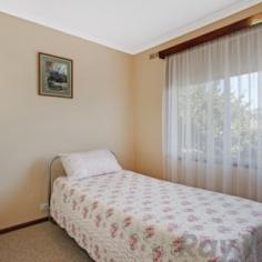  18 Conmurra Way, Springdale Heights NSW 2641 Looking for that first home or investment property can be a difficult and sometimes grinding process. To make it easier this well maintained and immaculate presented brick veneer home will tick the boxes. Comprising three bedrooms, central bathroom, lounge, dining and kitchen. Extra comforts include ducted cooling and gas heating. The secure yard is complimented with low maintenance gardens, garage and carport. All of these features are complimented within walking distance schools, shops, tavern and public transport. This home is definitely what you have been waiting for. Call today. FEATURES: Air Conditioning Built-In Wardrobes Secure Parking Separate Dining 