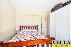  33B Orlando Ave, Hampstead Gardens SA 5086 *** First Open Inspection Saturday 7 October 2017 12:00pm - 12:30pm *** A beautiful exterior and low maintenance garden set the tone for this attractive home. As you enter you're pleasantly greeted by a large entrance and a spacious floor plan, featuring three bedrooms and open plan living and dining. The home is incredibly light-filled, with a stylish kitchen containing stainless steel appliances and gas cook top. The garden is tidy and is low maintenance in nature. The home boasts additional features, including:  - 	 Two bedrooms with built in wardrobes  - 	 Ducted air conditioning  - 	 Neutral décor throughout  - 	 Lock up garage with remote control garage door  - Circa 2006 Located in a great location within close proximity to Greenacres Shopping Centre, Hampstead Primary School, restaurants and bus routes. This neat and tidy modern courtyard home presents fantastic value for young families, professional couples or the astute investor. A great opportunity to buy in a desirable location! Currently leased at $335 per week until 21st June 2018. 