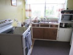  140 Lang St, Glen Innes NSW 2370 $80,000 * Old timber cottage with brick cladding * 3 double bedrooms * Wood heating in lounge room * Electric stove in kitchen * Dining room off kitchen * Shower over bath, vanity & toilet & instant gas hot water * North facing sunroom 