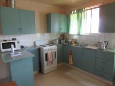  42 Wentworth St, Glen Innes NSW 2370 $130,000 * Brick & Tile 3 bedroom home * Wood heating in lounge room * Modern eat-in electric kitchen * Bath & shower in bathroom & separate toilet * Sunny north facing patio * Fully fenced property with large level back yard * Currently rented for $190 per week 