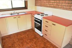  1/18-20 Frederick Street Sanctuary Point NSW 2540 $290,000 This delightful strata property enjoys many benefits, including a low price! Located in a highly sought street, less than 300m to beautiful Paradise Beach Reserve and nestled on over 1/3 acre, this neat double brick unit is great buying.  