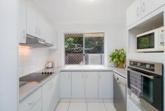  3/11 Scenic Drive Bilambil Heights NSW 2486 $449,000 Set at the rear of the block of only three villas, this quiet location is street noise free, this home offers three bedrooms, main with ensuite, a neat bathroom with separate bath and shower, a sunny north facing front yard off the front bedroom and a courtyard from the living area, a well maintained kitchen and a combined living and dining room. Fully fenced garden, a single car lock up garage and an undercover carport. Located minutesâ?? walk to the Top Shops and within close proximity to local parks, Bilambil Public School, Transport, Surfing beaches and town centre approximately 16 minutesâ?? drive away. 