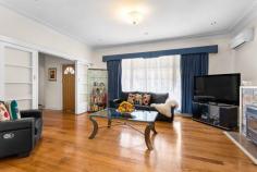  130 ELGAR ROAD BOX HILL SOUTH VIC 3128 For a student to get any closer to Deakin University they'd just about have to be living on campus. This English double brick residence includes a generous updated kitchen, two bright bathrooms, dining room, three bedrooms (BIR) plus one study , second toilet and separate laundry. Conveniently located at the junction of Burwood, Surrey Hills & Box Hill South and close to public transport (tram route 70 and 75), PLC, Burwood Village Shopping, Mount Scopus College, Wattle Park Golf Course & Reserve, Gardiners Creek Walking Trail, and Box Hill Centro. 
