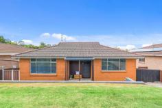 41 Myee Street Kanahooka NSW 2530 $600,000 - $640,000 Situated in a great part of Kanahooka is this modernised 3 bedroom family home. Offering a spacious open plan living & dining area with laminate timber flooring throughout, brand new kitchen with stainless steel appliances & stylish main bathroom. Outside you have a large yard which is perfect for the kids and pets to play, entertaining area and side access leading down to a double garage. Located just moments from the Dapto CBD, transport, local schools and freeway access making this the ideal first home or investment property. Block Size 635m2. FEATURES: Air Conditioning Built-In Wardrobes Close To Schools Close To Shops Close To Transport Garden. 