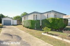  112 Kroombit Street Biloela QLD 4715 $165,000 Are you looking to purchase your first home? This is a property that will make it easy to enter the property market. Ceiling fans throughout. Air-conditioned kitchen/dining and separate lounge. 3 Bedrooms, air-conditioning in the main. Separate laundry. Lockable, powered shed with storage. Undercover B.B.Q area. Large 911*sqm allotment Less than 1km* walk to CBD *Approx FEATURES: Air Conditioning Close To Shops 