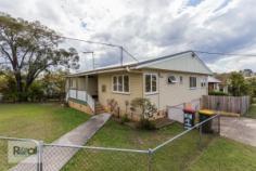  1/1 Cressey Street Wavell Heights, QLD 4012 -  Real Property Management Australia Two bedroom + a sleep out unit with large private courtyard Unit   - Wavell Heights  QLD Be quick to inspection this neat and tidy two bedroom unit in Wavell Heights. It is a rare unit that also offers a fully fenced courtyard and plenty of extra storage. Features include: – Two carpeted bedrooms – Ceiling fan and sleepout to the main – Open lounge / kitchen area with wood flooring and large AC unit – Bathroom with shower / tub combo – Large storage / low garage area (shared with only 1 other unit) – Large fully fenced courtyard – Pets can be considered on application For more information on this unit or to arrange an inspection please call 0404 464 454 or use the book inspection button to arrange a viewing. 