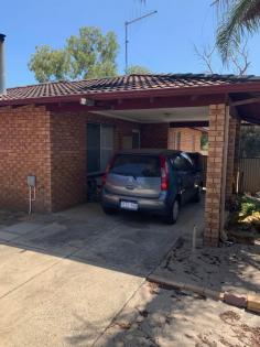  28B Gowman Way Ravenswood WA 6208 $199,000 * Neat & tidy brick & tile 3 bedroom, 1 bathroom duplex with a spacious yard backing onto parkland. * Only a short walk to the iconic river front Ravenswood Hotel to enjoy a meal with friends & watch the boats cruise by. KEY FEATURES: Fire Place Split System (Air Con).. 
