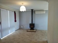  28B Gowman Way Ravenswood WA 6208 $199,000 * Neat & tidy brick & tile 3 bedroom, 1 bathroom duplex with a spacious yard backing onto parkland. * Only a short walk to the iconic river front Ravenswood Hotel to enjoy a meal with friends & watch the boats cruise by. KEY FEATURES: Fire Place Split System (Air Con).. 