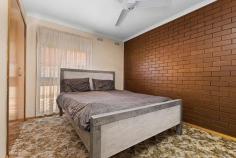  5/53 Eyre Street Echuca VIC 3564 $190,000 This two bedroom unit is currently tenanted until 12/06/2020 and returns $245pw. There is an enclosed courtyard and single carport. Well maintained this would make an ideal addition to your investment portfolio. FEATURES: • 	 Built-In Wardrobes • 	 Close To Schools • 	 Close To Shops • 	 Close To Transport;Air Conditioning.. 