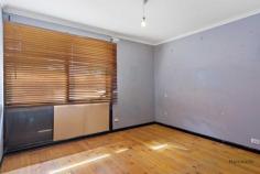  21 Dominic Crescent Morphett Vale SA 5162 $285,000 An ideal opportunity to update/renovate to your own requirements, plus a large block. * 3 bedrooms + study * Large gas kitchen * Formal lounge * Heating/cooling * Outside entertaining * Sparkling inground pool and spa * Solar panels… 