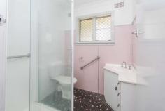  2/243 Bacon Street Grafton NSW 2460 • 	 2 carpeted Bedrooms with ceiling fans and built ins • 	 Lounge, original Kitchen with electric stove • 	 New air conditioner will be installed • 	 Bathroom has shower, toilet and vanity • 	 External shared laundry • 	 Electric HWS • 	 Shared Carports at back of units • 	 No Pets • 	 We accept Form 1 Applications. * STEPS FOR A SUCCESSFUL APPLICATION: 1. View the advertisement for the property thoroughly 2. Drive by the property and ensure that you are happy with the location and look of the property 3. Apply using the online applications 4. Successful applications will be contacted to inspect the property.. 