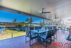  411 Armidale Road TAMWORTH NSW 2340 $299,000 Does it get any easier than this? Stylishly updated 3 bedroom home, move in, unpack and enjoy the gorgeous view from the large back deck. With incredible street appeal this home has had all the hard work done for you, offering open kitchen/dining space, separate lounge room and reverse cycle air conditioning. With the highlight of the home being the incredible, over sized alfresco area. Do yourself a favor call Mark or Suellen today, this is one property you absolutely must inspect. 