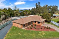  462 Wagga Road Lavington NSW 2641 Positioned on the fringe of both commercial & residential areas of Lavington with an R1 - General Residential zoning this property has a lot on offer. Five bedrooms, a study, two living areas, a kitchen, two bathrooms and a reception area suitable for business purposes. The land area is a generous 2264m2 providing a large back yard or ample parking for a business. With ducted heating & cooling throughout, this property could suit a large family, bed & breakfast, childcare or home based business (STCA). The size, condition and location of this property would make this an attractive rental property and good investment FEATURES: • 	 Air Conditioning • 	 Built-In Wardrobes • 	 Close To Schools • 	 Close To Shops • 	 Close To Transport • 	 Secure Parking. 