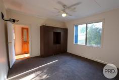  95 King Street TUMBARUMBA NSW 2653 Calling all first home buyers and investors! Central location 3 Spacious bedrooms + office Sunroom Renovated bathroom Polished boards in the living area Ducted cooling + wood heating Large fenced rear yard Single garage Neighbouring a vacant block formerly used as a park Potential rent of $280 per week.. 