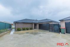  1-2/7 Gabriella Way TAMWORTH NSW 2340 $415,000 Offering 3 bedrooms, master bedroom with walk in robe and ensuite, open plan kitchen/dining with walk in pantry. Double garage with internal access, located close to the Longyard golf course. Call Mark or Suellen today to secure your inspection. 