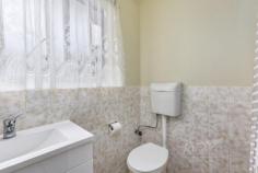  3/172 Commercial Street West Mount Gambier SA 5291 $165,000 Solid unit located close to shops Comprised of 2 good size bedrooms built in robes in bedroom 2 Neat bathroom with near new vanity Open kitchen dine with electric cooking Separate laundry Lock up Garage Rear courtyard Tenanted @ $180 per week til 18/1/2022 Due to the location, it's never been a problem to lease 