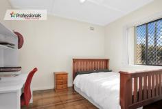  26 Mitchell Street St Marys NSW 2760 $800,000 - $880,000 Great Investment/Development Opportunity R3 Located close to schools, shops, M4 and train station is this 3 bedroom cottage with single garage on a huge 797sqm block. Potential to develop the block with 18m wide x 44m depth. Rental return is $380pw with tenant wanting to stay on. With the airport plans coming along, don’t hesitate on this fantastic investment opportunity. 