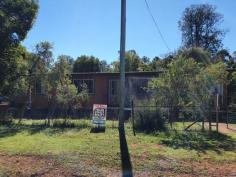  4 Creek St Blackbutt QLD 4306 $210,000 This property has 2 Large bedrooms both with built ins. Good size kitchen with gas cook top, electric stove and plenty of cupboard space. Featuring a large sun-room, good size lounge room, wood fire and a large deck area off the rear of the home and a Double lock up garage. 