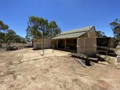  1 Aitken Rd Koorda WA 6475 $39,500 Private 2195m2 setting on the edge of town – 1930 Fibro/Iron home 3 Bed – Renovated kitchen with wood fire metters stove – front and rear porch External wet area – 4 Airconditioners But for $39 500 we have already allowed for improvement costs. It’s a Bargain! 