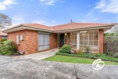  Unit 1/6 Eaton Pl Narre Warren VIC 3805 $485,000 - $530,000 Perfectly positioned only moments from Fountain Gate Shopping Centre, Bus, Rail and easy access to Monash Freeway. Beautifully presented 2 bedroom unit in block of two showcasing spacious light filled living areas huge kitchen with generous storage and bench space. Main bedroom with walk in robe and bathroom access, bedroom 2 with robes, gas heating, air conditioner, single lock up garage and superb north facing court yard garden. An excellent opportunity for First home buyers, downsizers or investors alike. Inspect with confidence. 